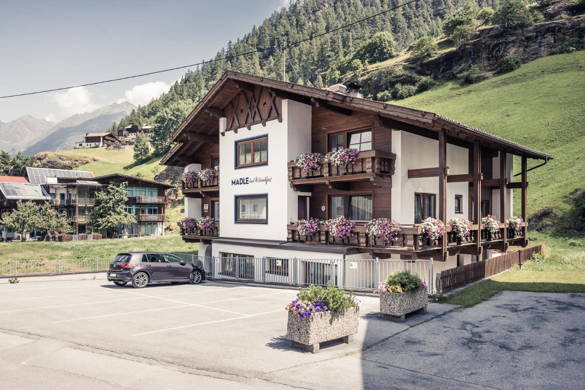 Madle - B&B Sölden Eksteriør bilde